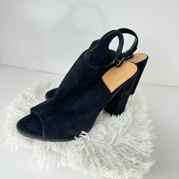 Betani Jillian Women's Ankle Strap Cut Out Back Block Heel Ankle Booties 9 - Picture 4 of 5